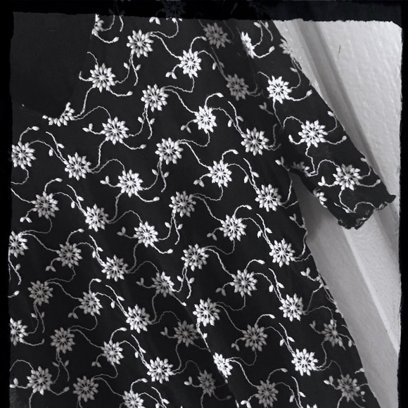 Women’s top - Picture 1 of 4